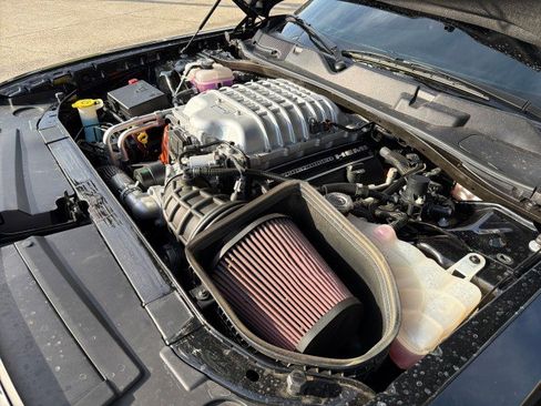 Used 2022 Dodge Challenger SRT Hellcat w/ Plus Package image 18