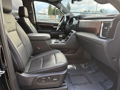 Used 2024 GMC Sierra 1500 Denali w/ Denali Reserve Package image 11