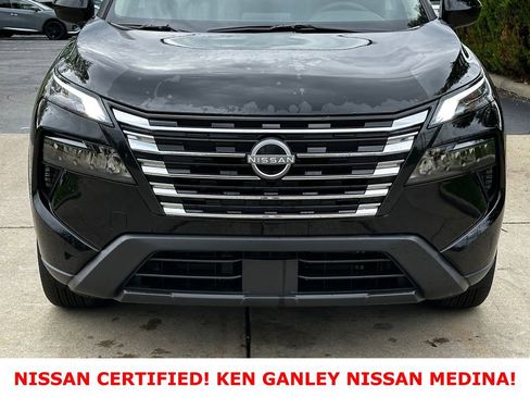 Certified 2026 Nissan Rogue SV AWD/4WD image 8