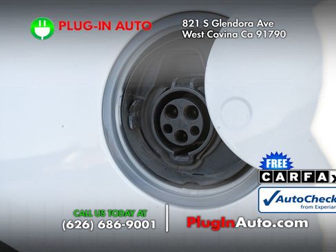 Used 2018 Ford Fusion Energi Titanium image 12