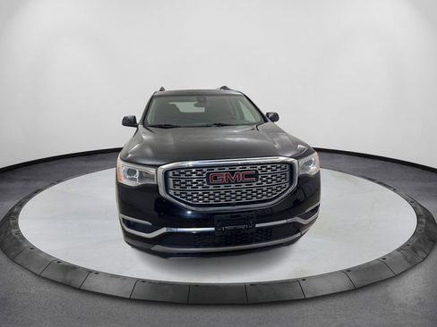 Used 2018 GMC Acadia Denali w/ Technology Package FWD image 2