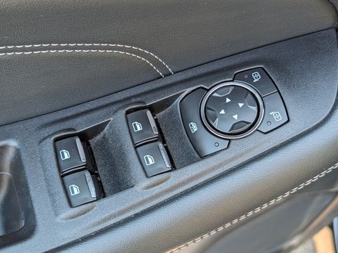 Used 2024 Ford Edge Titanium AWD/4WD image 19