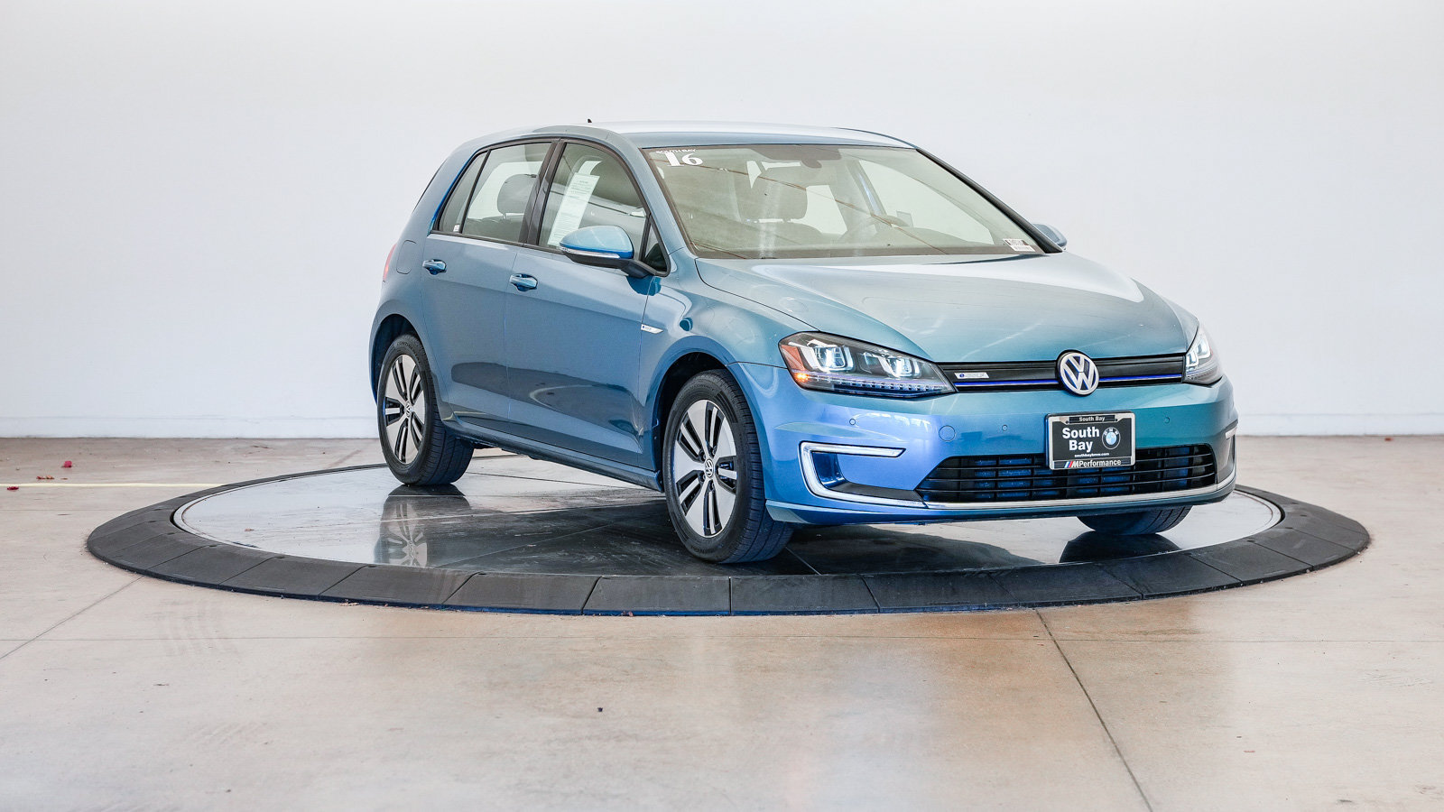 Used 2016 Volkswagen e-Golf SEL Premium FWD image 6