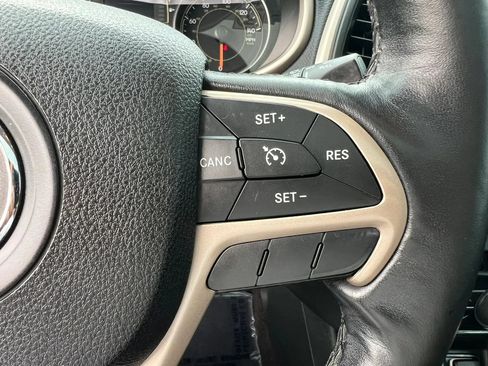 Used 2016 Jeep Cherokee Latitude w/ Comfort/Convenience Group AWD/4WD image 22