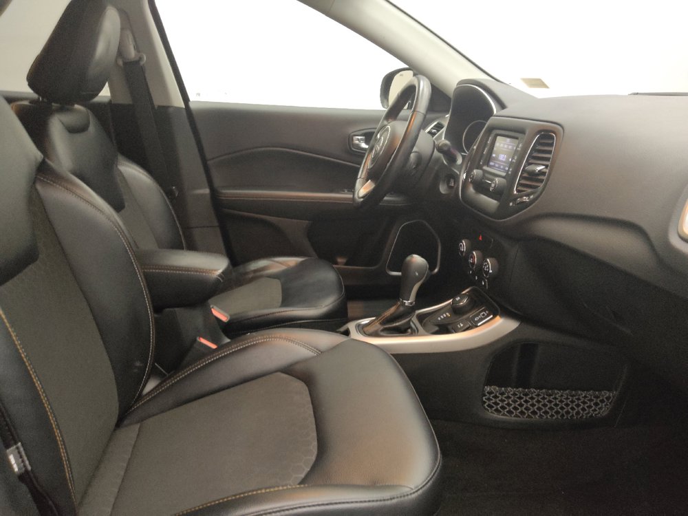 Used 2017 Jeep Compass Latitude w/ Cold Weather Group AWD/4WD image 21