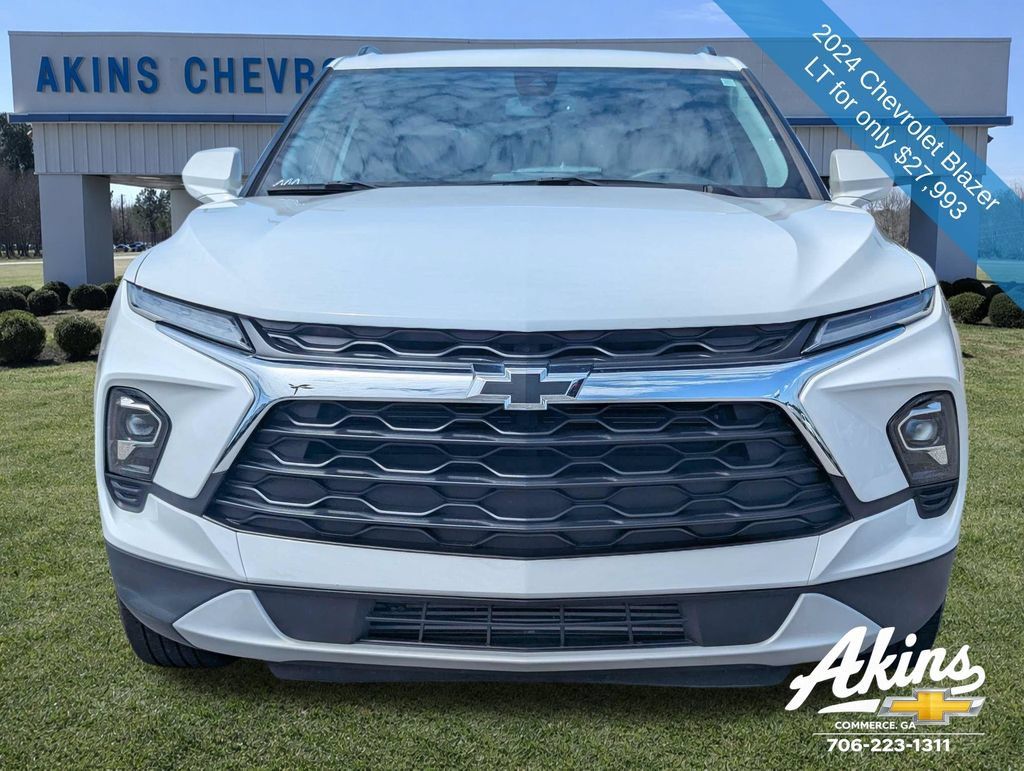 Used 2024 Chevrolet Blazer LT w/ Convenience Package FWD image 9