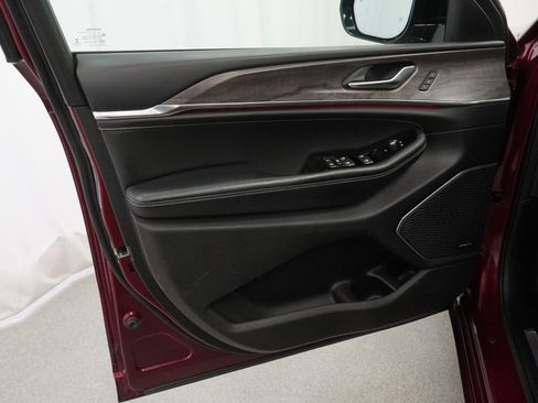 Certified 2023 Jeep Grand Cherokee L Overland image 43