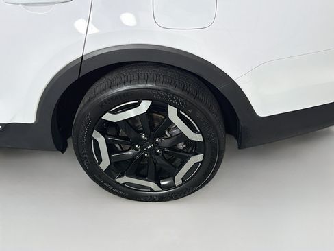 Used 2025 Kia Telluride S FWD image 11
