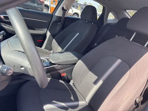 Used 2022 Hyundai Sonata SE w/ Preferred Accessory Package FWD image 11
