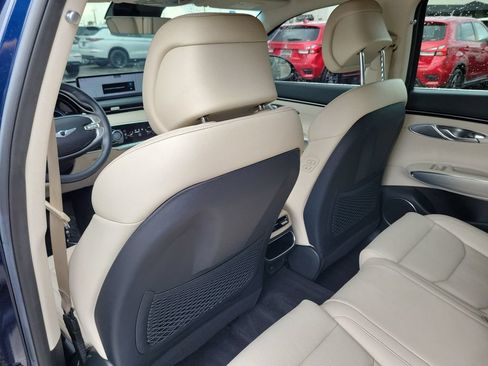 Used 2022 Genesis GV70 2.5T w/ Select Package AWD/4WD image 8