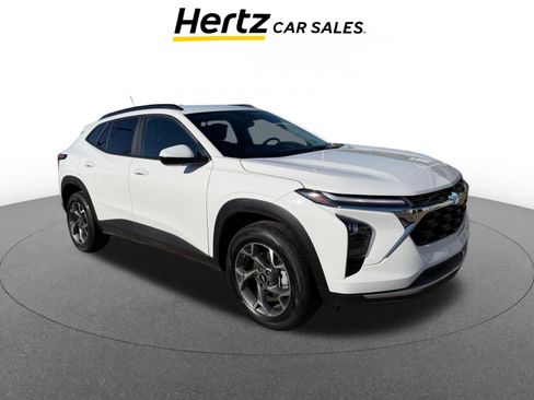 Used 2025 Chevrolet Trax LT image 1