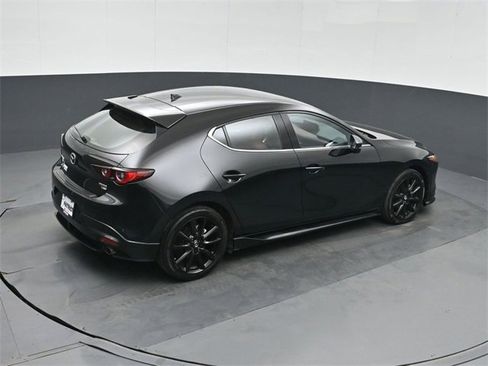 Used 2024 MAZDA MAZDA3 Hatchback w/ Appearance Package image 31