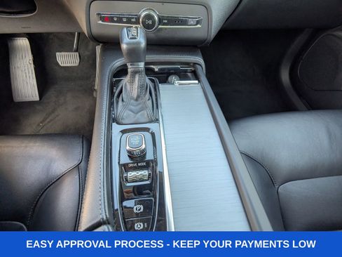 Used 2021 Volvo XC90 T5 Momentum image 28
