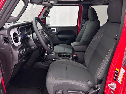 New 2025 Jeep Gladiator Sport image 12