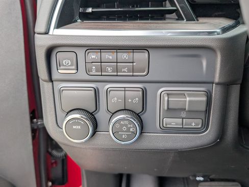 New 2026 Chevrolet Suburban LT w/ Comfort Package RWD image 17