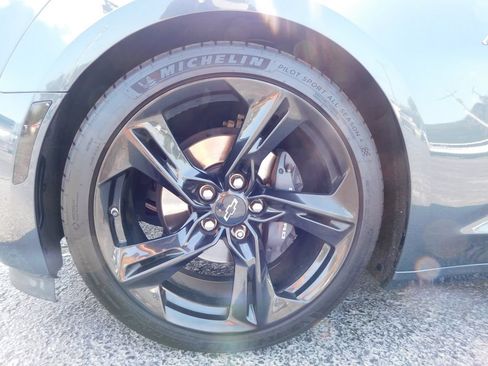 Used 2020 Chevrolet Camaro LT RWD image 10