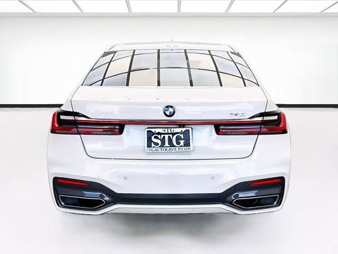 Used 2020 BMW 740i w/ M Sport Package RWD image 5