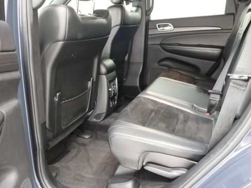 Used 2018 Jeep Grand Cherokee Altitude AWD/4WD image 9