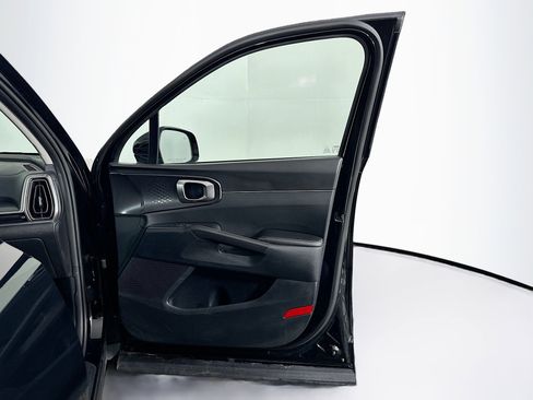 Used 2024 Kia Sorento S image 33