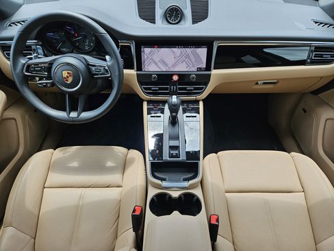 Certified 2026 Porsche Macan AWD/4WD image 24