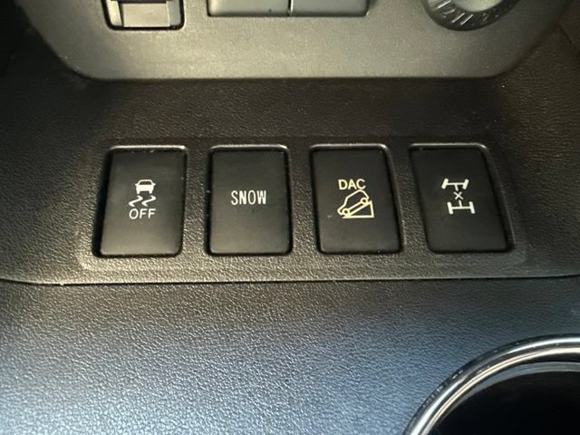 Used 2018 Toyota Highlander XLE AWD/4WD image 36