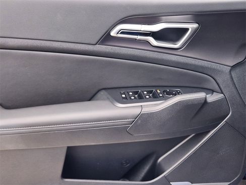 Certified 2026 Kia Sportage EX w/ EX Panorama Roof Package image 22