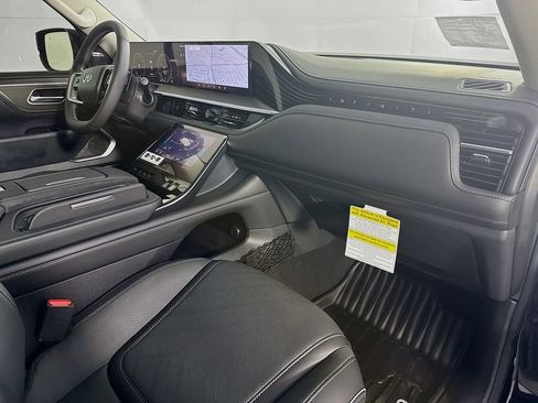 New 2026 INFINITI QX80 Luxe w/ Cargo Package image 37