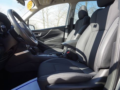 Used 2023 Subaru Forester Premium image 13