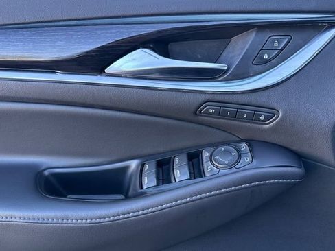 Used 2019 Buick Enclave Avenir w/ Avenir Technology Package image 11