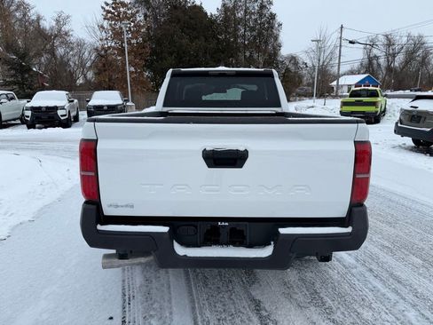 Used 2025 Toyota Tacoma SR image 6