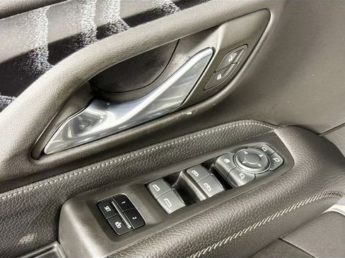 Used 2023 GMC Yukon XL Denali w/ Denali Reserve Package image 18