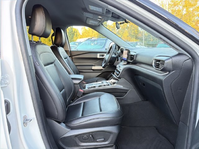 Used 2023 Ford Explorer XLT w/ Equipment Group 202A RWD image 19