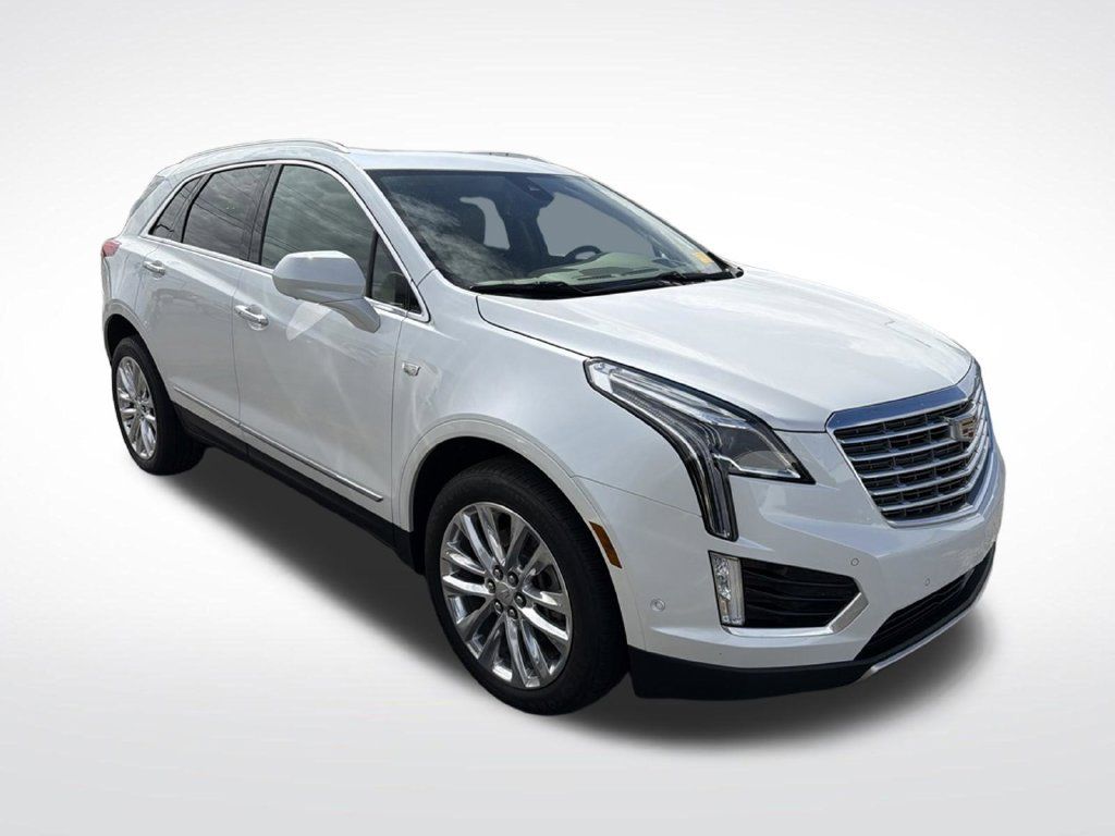 Used 2018 Cadillac XT5 Platinum w/ Driver Assist Package AWD/4WD image 3