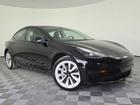 Used 2023 Tesla Model 3 Standard Range RWD image 1