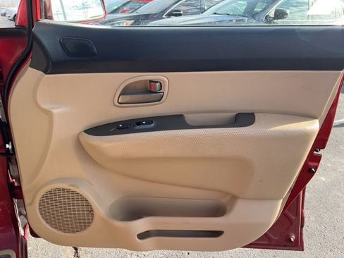 Used 2008 Kia Rondo EX w/ Premium Pkg image 26