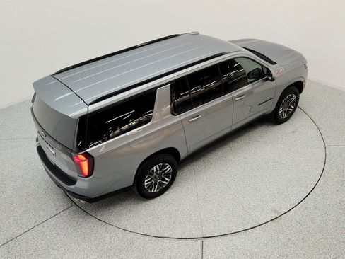 Used 2025 Chevrolet Suburban Z71 AWD/4WD image 20