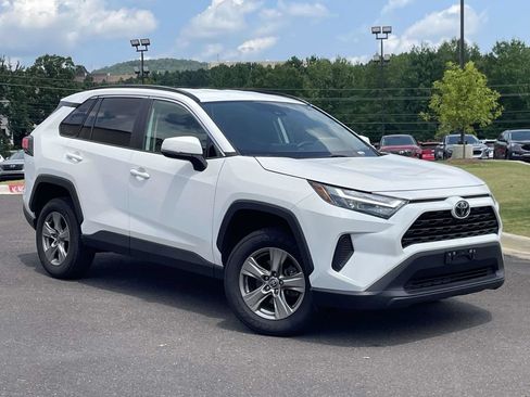 Used 2024 Toyota RAV4 XLE FWD image 1