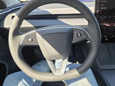 Used 2025 Tesla Model 3 Long Range AWD/4WD image 16