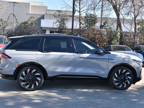 New 2026 Lincoln Nautilus Reserve w/ Jet Appearance Package image 5