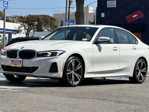 Used 2023 BMW 330i Sedan w/ Driving Assistance Package RWD image 7