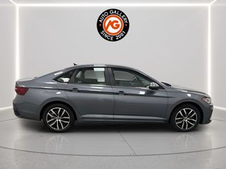 Used 2025 Volkswagen Jetta SE FWD video 2