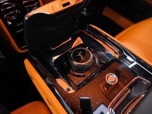 Used 2025 Rolls-Royce Phantom Sedan image 71