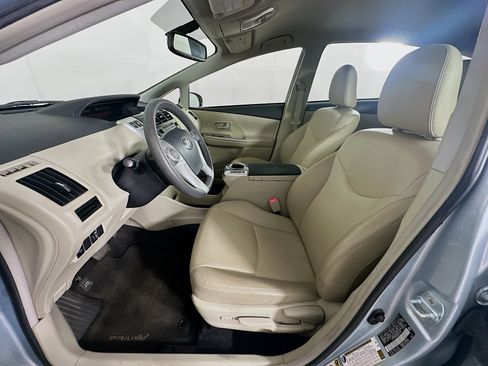 Used 2012 Toyota Prius V Five FWD image 13