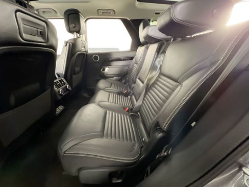 Used 2024 Land Rover Discovery S image 26