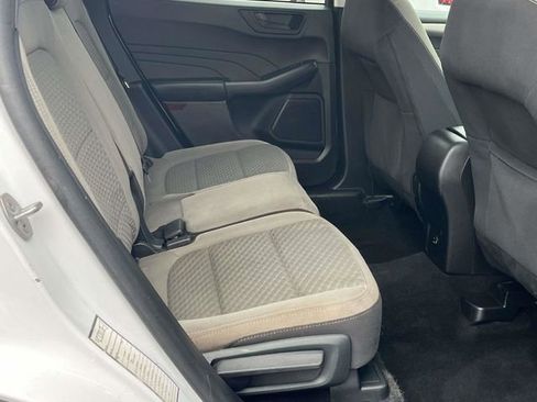 Used 2022 Ford Escape SE image 19
