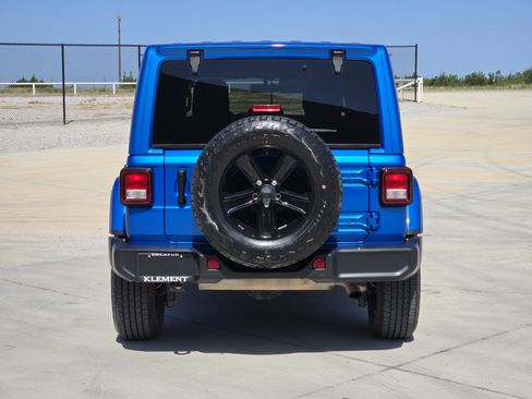 Used 2021 Jeep Wrangler Unlimited Sahara AWD/4WD image 7