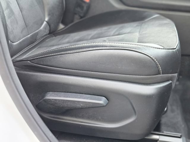 Used 2025 Jeep Grand Cherokee Altitude AWD/4WD image 15