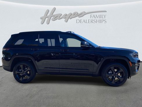 New 2025 Jeep Grand Cherokee Limited w/ Luxury Tech Group II image 3