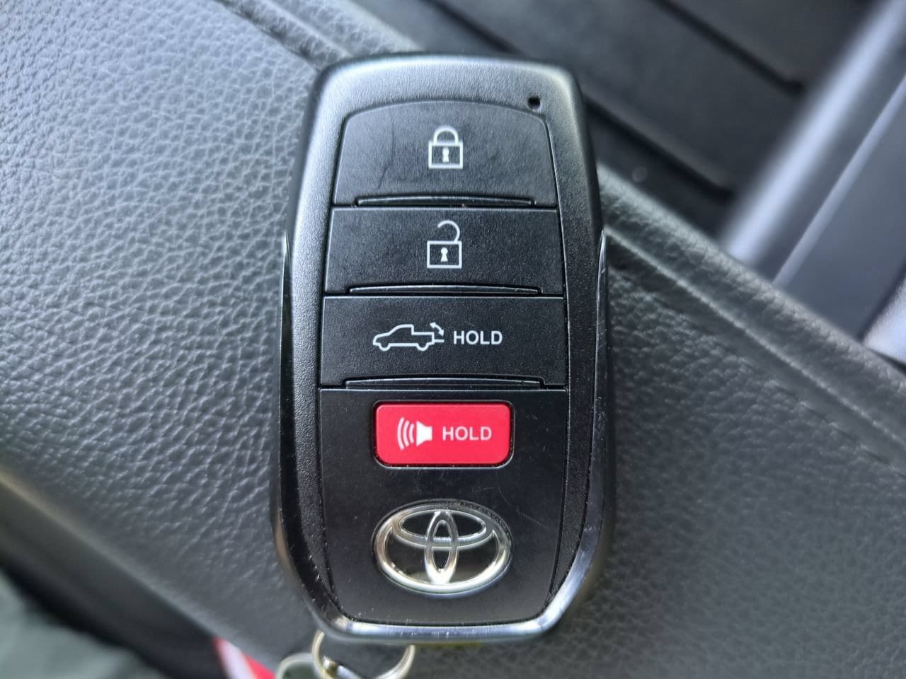 Used 2025 Toyota Tundra SR5 w/ SR5 Premium Package AWD/4WD image 28
