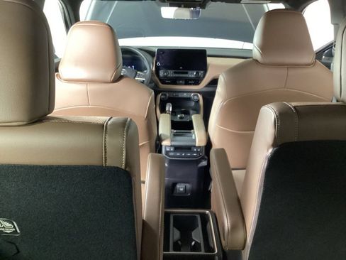 Used 2025 Toyota Grand Highlander AWD Hybrid image 26